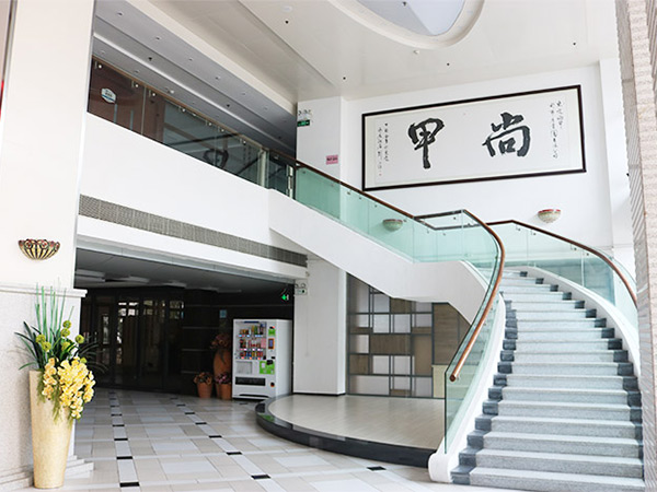 潤東方環(huán)?？照{公司銷售部內部環(huán)境